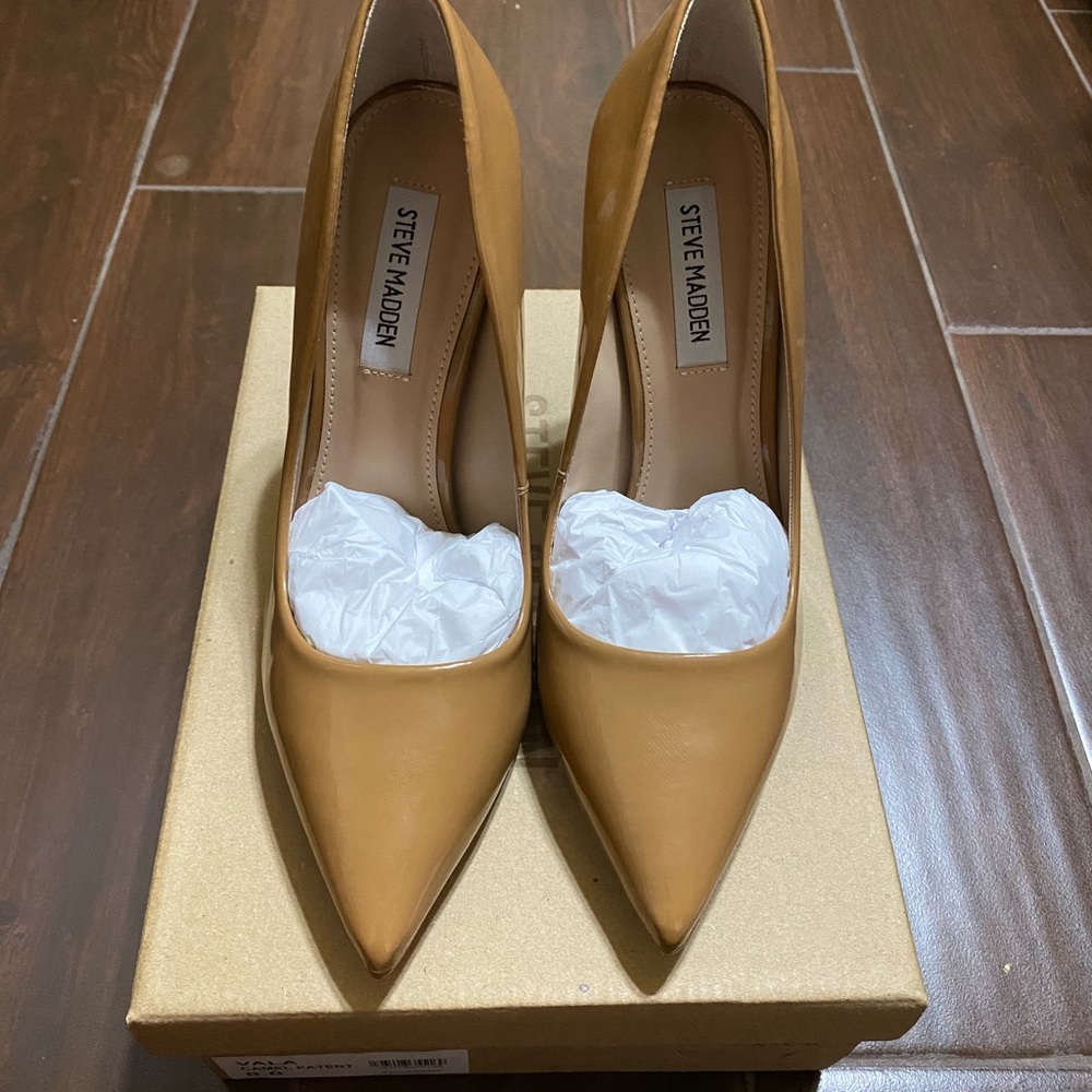 Steve Madden pump